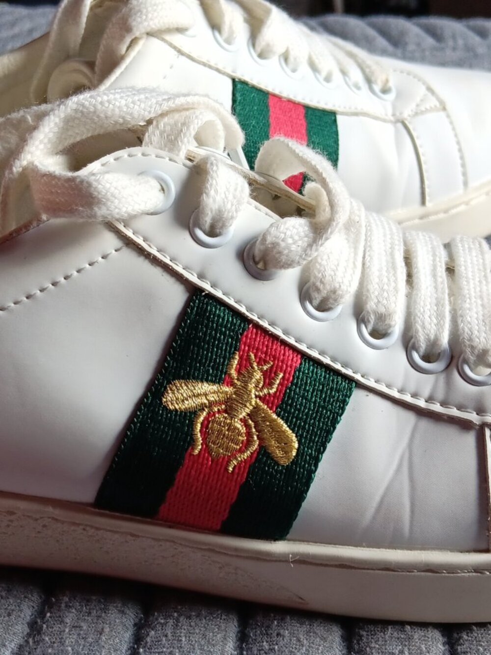 Gucci Ace Bee Embroidered Sneakers - Picture 8 of 10